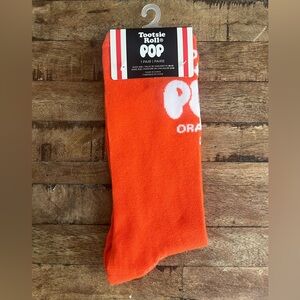 1 Super Cute Pair of Orange Flavor Tootsie Roll Pop Crew Socks One Size NEW NWT